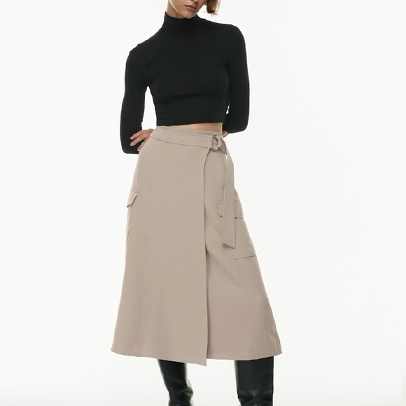 Aritzia skirt - Picture 9 of 9